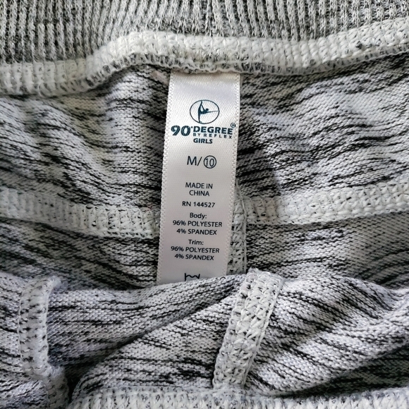 Drawstring shorts with pockets - Picture 2 of 6